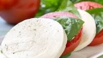 Insalata Caprese (Caprese Salad) Insalata Caprese (Caprese Salad)