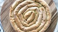Spanakopita Swirl (Greek Spinach Pie) Spanakopita Swirl (Greek Spinach Pie)