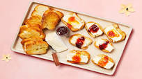 Rosemary Crostini with Brie and Jam Rosemary Crostini with Brie and Jam