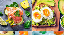 Tostadas con aguacates para desayunos o brunch Tostadas con aguacates para desayunos o brunch