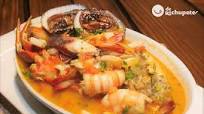 Parihuela. Sopa de pescado y marisco peruana Parihuela. Sopa de pescado y marisco peruana