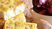 Focaccia con le patate e la cipolla Focaccia con le patate e la cipolla