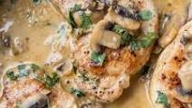 Pork Chops in Creamy Mushroom Sauce Pork Chops in Creamy Mushroom Sauce