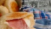 Pancitos a la sartén rellenos de jamón y queso Pancitos a la sartén rellenos de jamón y queso