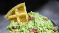 Easy Keto Guacamole Dip with Sour Cream Easy Keto Guacamole Dip with Sour Cream