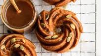 Mini Pumpkin Bundt Cake (Gluten Free) Mini Pumpkin Bundt Cake (Gluten Free)