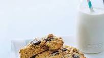 Oatmeal-Chocolate Chip Monster Cookies Oatmeal-Chocolate Chip Monster Cookies