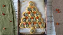 Spinach and Ricotta Puff Pastry Christmas Tree Spinach and Ricotta Puff Pastry Christmas Tree