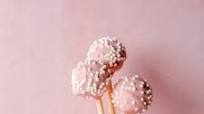 Easy Vanilla Cake Pops with Cake Pop Maker Easy Vanilla Cake Pops with Cake Pop Maker