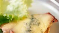 Tartine de morbier gratinée au jambon cru Tartine de morbier gratinée au jambon cru