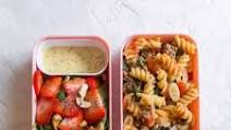 One Pot Beef Tomato Basil Spinach Pasta (and a side of Strawberry and Cashew Salad) One Pot Beef Tomato Basil Spinach Pasta (and a side of Strawberry and Cashew Salad)