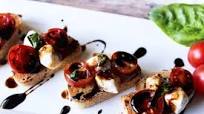 Bruschetta Caprese With Balsamic Vinegar Reduction Bruschetta Caprese With Balsamic Vinegar Reduction