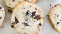 LAVENDER CHOCOLATE CHUNK SHORTBREAD COOKIE RECIPE LAVENDER CHOCOLATE CHUNK SHORTBREAD COOKIE RECIPE