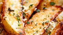 Crispy Garlic Baked Potato Wedges Crispy Garlic Baked Potato Wedges