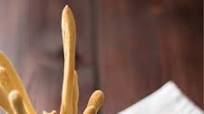 Easy Italian Crispy Breadsticks Known as Grissini Easy Italian Crispy Breadsticks Known as Grissini