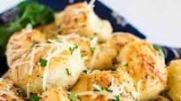 Easy Parmesan Garlic Rolls with Rhodes Rolls Easy Parmesan Garlic Rolls with Rhodes Rolls