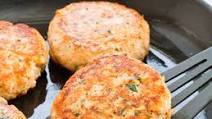 A Very Simple Salmon Burger Recipe A Very Simple Salmon Burger Recipe