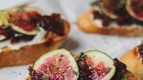Fig and Bacon Jam Crostini Fig and Bacon Jam Crostini