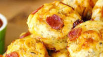 Pizza Bites Appetizer with Pepperoni Pizza Bites Appetizer with Pepperoni