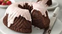 One-Bowl Strawberry-Covered Chocolate Bundt Cake One-Bowl Strawberry-Covered Chocolate Bundt Cake
