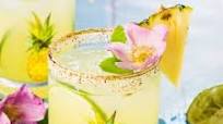 Fresh Pineapple Margaritas with Sweet and Spicy Rim Salt Fresh Pineapple Margaritas with Sweet and Spicy Rim Salt