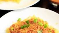 Spaghetti Squash Noodles with Spicy Peanut Sauce Spaghetti Squash Noodles with Spicy Peanut Sauce