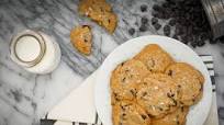 Nestle Inspired Low Carb Chocolate Chip Cookies Nestle Inspired Low Carb Chocolate Chip Cookies