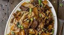 Vietnamese Flat Rice Noodles with Beef (Hu Tieu Ap Chao) Vietnamese Flat Rice Noodles with Beef (Hu Tieu Ap Chao)