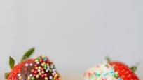 Chocolate Strawberries with Sprinkles Chocolate Strawberries with Sprinkles