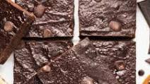 Healthy One-Bowl Chocolate Chunk Brownies Healthy One-Bowl Chocolate Chunk Brownies