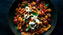 Spicy and Saucy Cherry Tomato Pasta Spicy and Saucy Cherry Tomato Pasta