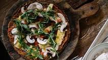 Raw Pizza With Red Pepper Flax Crust Raw Pizza With Red Pepper Flax Crust