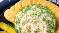 Dill Pickle Cheeseball (Easy Appetizer) Dill Pickle Cheeseball (Easy Appetizer)