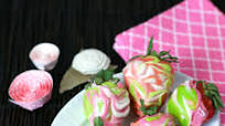 Marbled Chocolate-Covered Strawberries Marbled Chocolate-Covered Strawberries