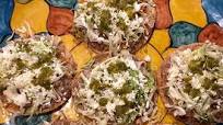 Tostadas de pata. Receta de la cocina tradicional mexicana Tostadas de pata. Receta de la cocina tradicional mexicana