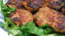 Pan Fried Pork Patty with Salted Fish 煎鹹魚豬肉餅 Pan Fried Pork Patty with Salted Fish 煎鹹魚豬肉餅