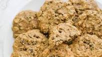 Soft-Baked Oatmeal Raisin Cookies (vegan, oil-free) Soft-Baked Oatmeal Raisin Cookies (vegan, oil-free)