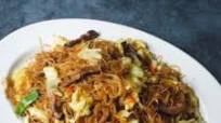 Stir-Fried Vermicelli Noodles 素炒粉丝 (Vegan) Stir-Fried Vermicelli Noodles 素炒粉丝 (Vegan)