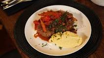 Tomato and Thyme Braised Osso Buco with Creamy Parmesan Polenta Tomato and Thyme Braised Osso Buco with Creamy Parmesan Polenta