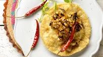 Chalupas de Guerrero con champiñones y chile guajillo Chalupas de Guerrero con champiñones y chile guajillo