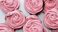 Chocolate-Dipped Strawberry Meringue Roses Chocolate-Dipped Strawberry Meringue Roses