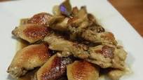 Saucy Pan-fried Crispy Chicken Wings Adobo Saucy Pan-fried Crispy Chicken Wings Adobo