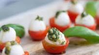 Simple Caprese Salad Bites Simple Caprese Salad Bites