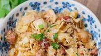 Łazanki - Polish noodles with cabbage, kielbasa, and mushrooms Łazanki - Polish noodles with cabbage, kielbasa, and mushrooms