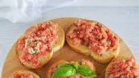 Best ever tomato bruschetta Best ever tomato bruschetta