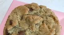 Giant Milk Chocolate Chip Cookies Giant Milk Chocolate Chip Cookies