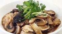 Moo Goo Gai Pan (蘑菇雞片) Moo Goo Gai Pan (蘑菇雞片)
