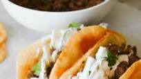 Low Carb Flatbread - Spiced Beef with Tzatziki Sauce Low Carb Flatbread - Spiced Beef with Tzatziki Sauce