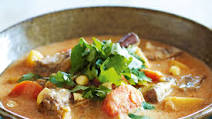 Slow-cooker massaman beef curry Slow-cooker massaman beef curry