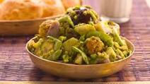 How to make a traditional Gujarati undhiyu recipe at home How to make a traditional Gujarati undhiyu recipe at home